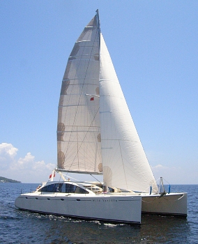 dh550 radius chine plywood catamaran sailing photos